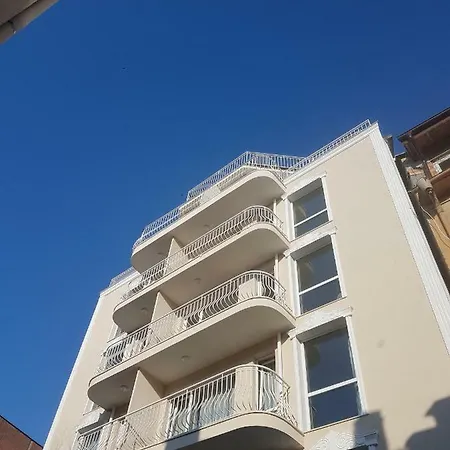 студио High Rise Апартаменты *